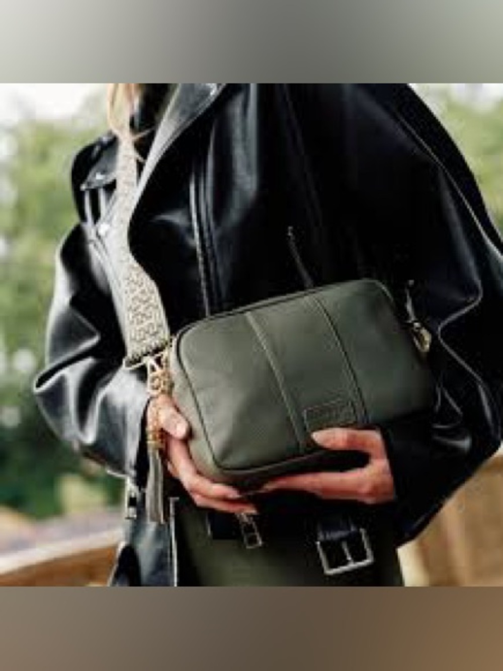 Pom Pom London, hunter green original bag. Just missing the Pom Pom!
